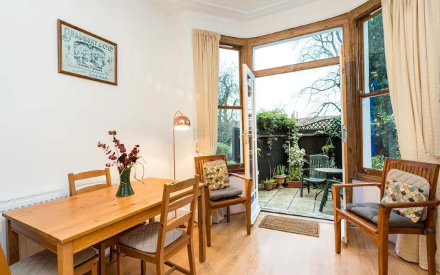 NEW Stylish 1 Bedroom Flat With Garden London