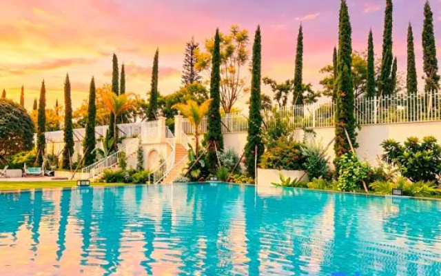 Kunming Shanhaijing Garden · SKANDURA Hotel (Dianchi Lake) – Pool – Kunming