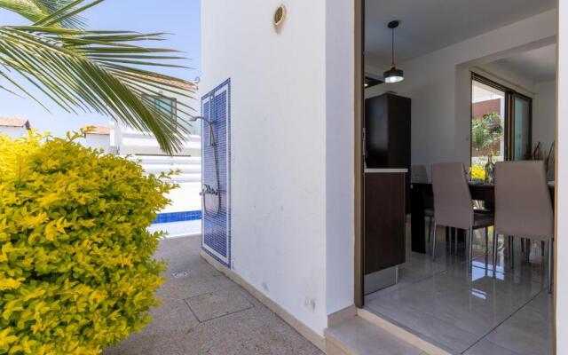 Sea La Vie 3-BR Villa in Protaras