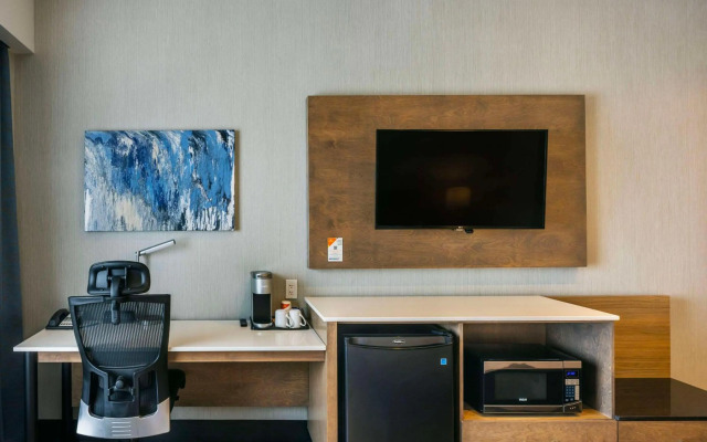 Quality Inn & Suites Levis