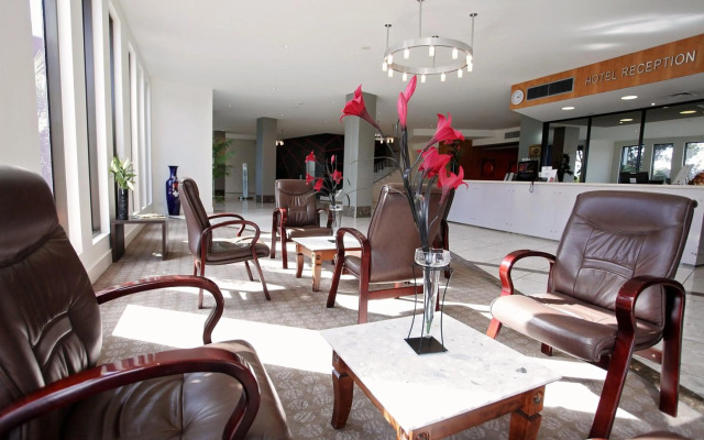 Golden Pebble Hotel