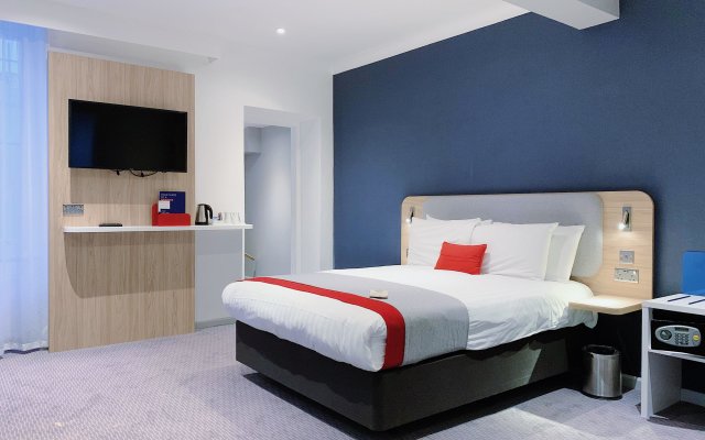 Holiday Inn Express London Victoria, an IHG Hotel