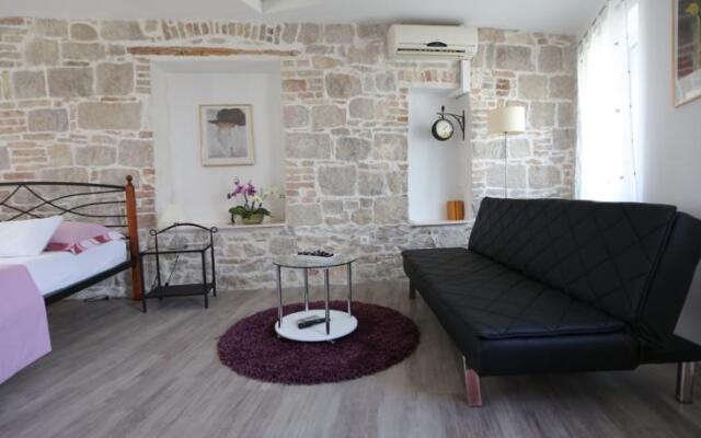 Dani Apartments