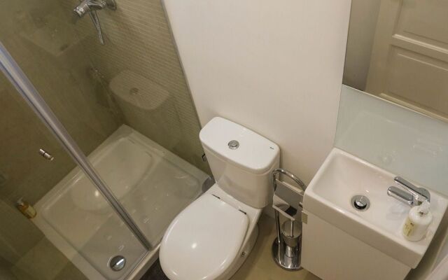 DuMont Lisbon Guesthouse