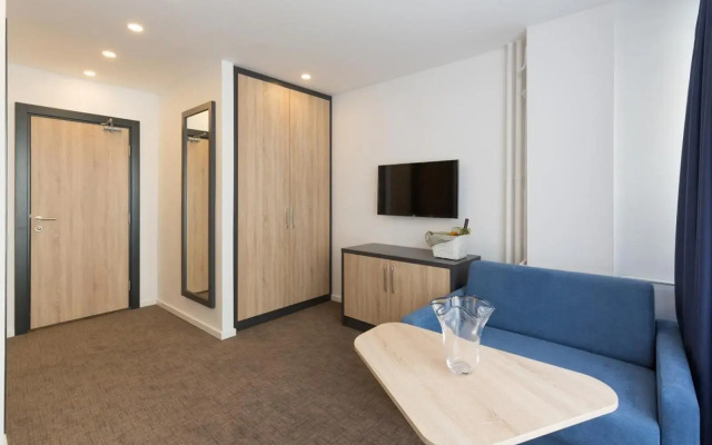 Premium Crown Suites