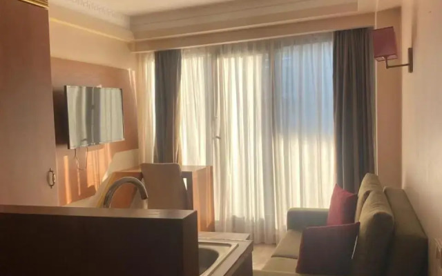 Mb Deluxe Suite