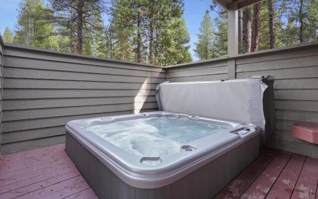 3 Tumalo-AC-Hot Tub-4BR/3BA