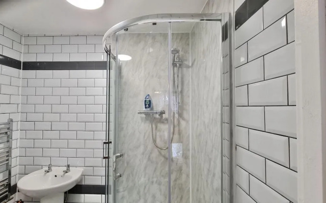 Grace Apartments - Living Rock