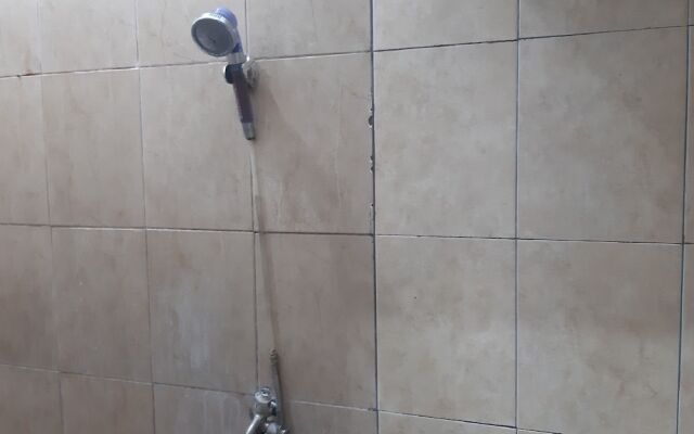 OYO 92243 Fanilly Guest House MarabahanNearJembatan Rumpiang