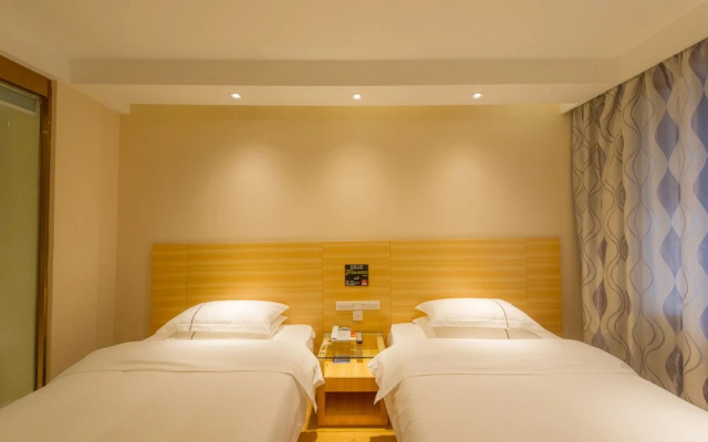 Qingpishu Hotel （Guilin West City Road,Walking street ）