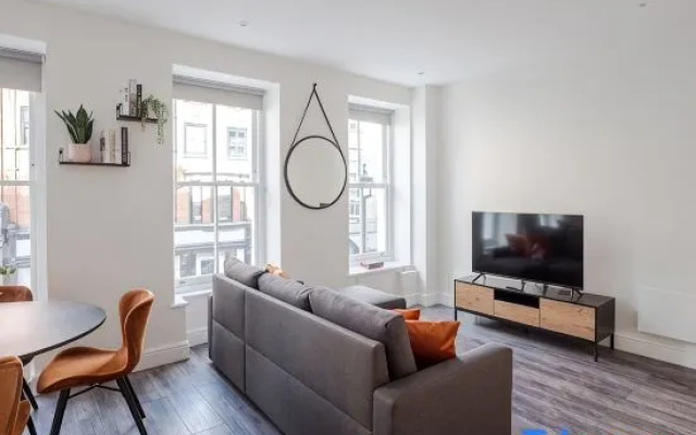 The Foley Residence I - Fitzrovia - by Frankie