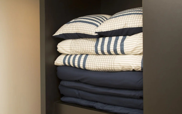 Resort House Plus One