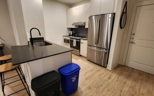 Montrose Spring - Stylish 1 BR in Houston