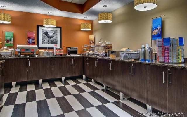 Hampton Inn Appleton-Fox River Mall Area