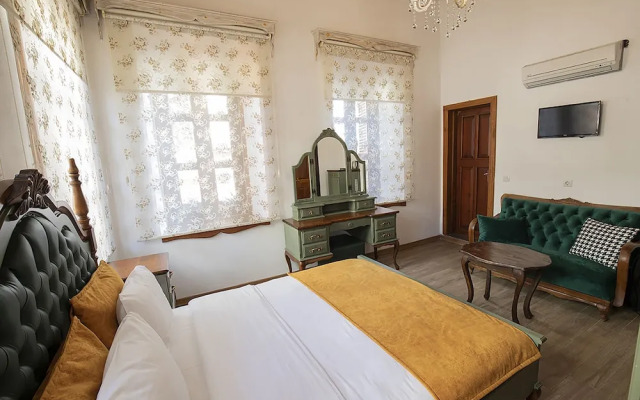 White Garden Hotel