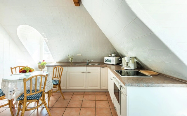 Hilltop Apartment in Wischuer near Forest