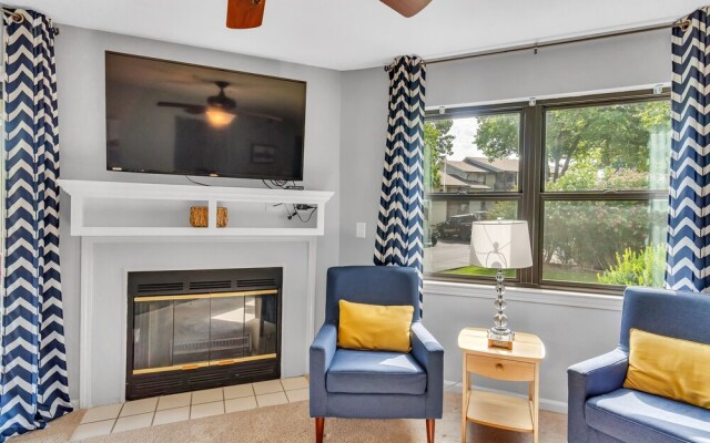 Peaceful Pointe 2 Bedroom Condo by Redawning