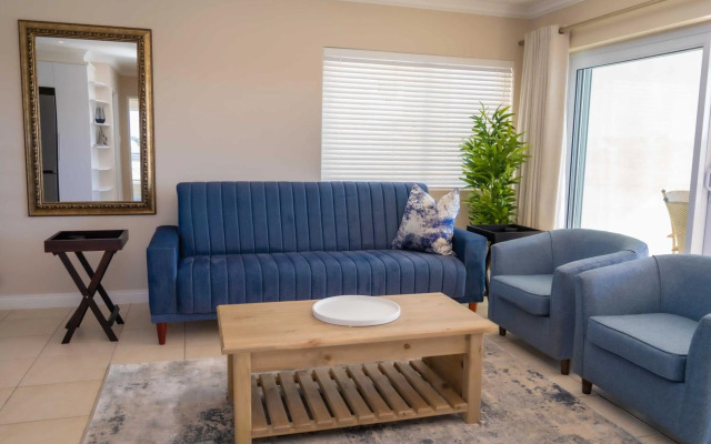 Leisure Apartment with Beautiful Water Views