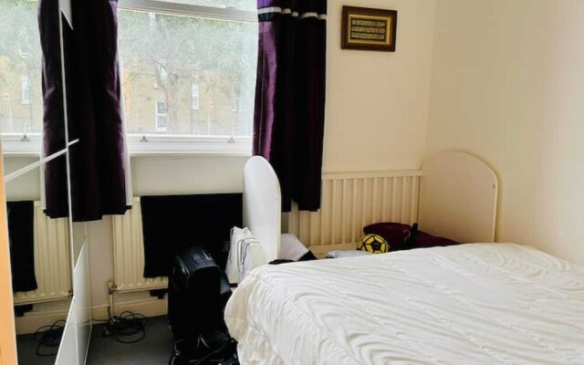 Comfortable 2 Bedroom Apartment in West London