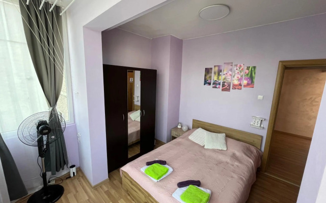 Lovely City Center 1BD, 1BT Apartment