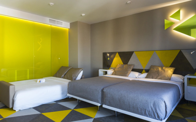 Hotel Macia Sevilla Kubb