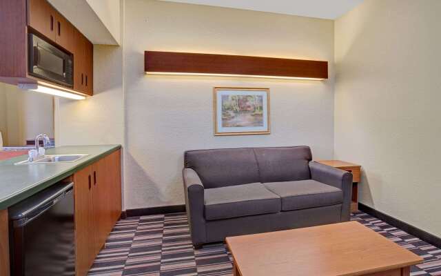 Microtel Inn & Suites by Wyndham Bushnell