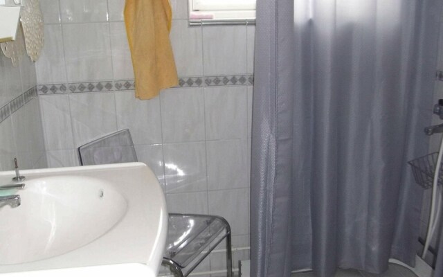 2 Person Holiday Home in Kungshamn