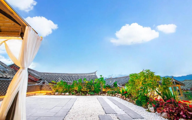 Langyue Hanfu Travel Theme Inn (Lijiang Ancient City Branch)