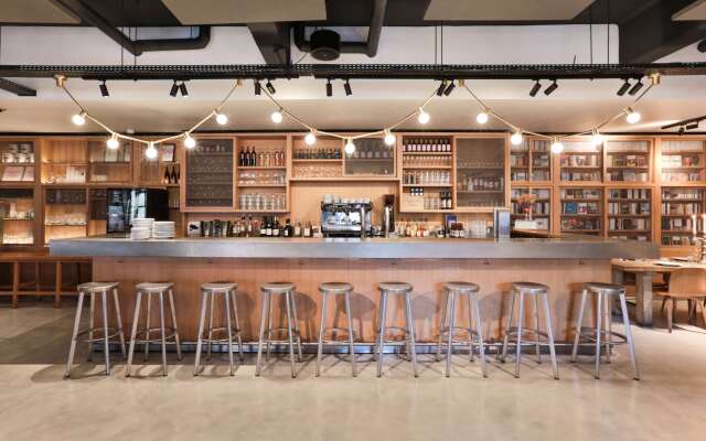 Mob Hotel Paris les Puces