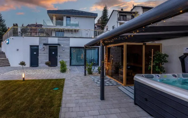 Lake Spirit Boutique Apartments