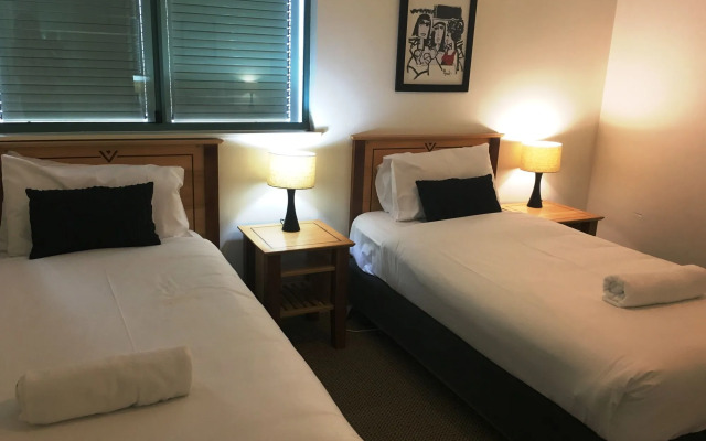 Grand Palais Boolarong Beachside Resort