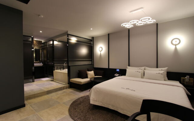 The Zenith Hotel