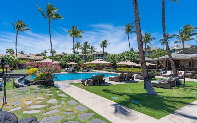 Kolea Circle #16e 2 Bedroom Condo by RedAwning