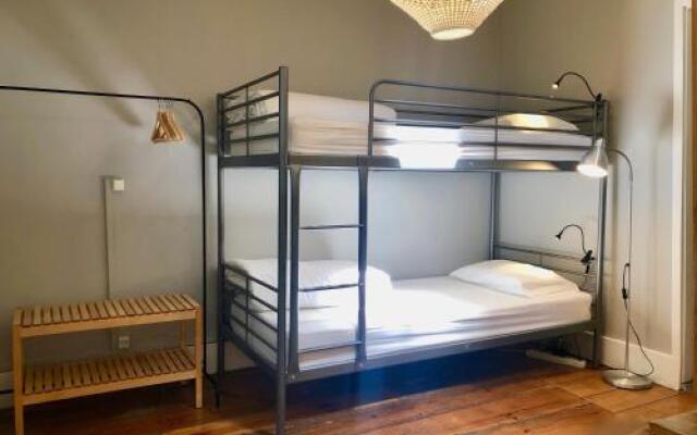 Magnlia Porto Hostel  Suites