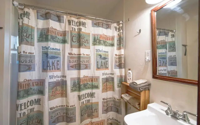 Waterside Anglers Heaven: Crooked River Fish Camp