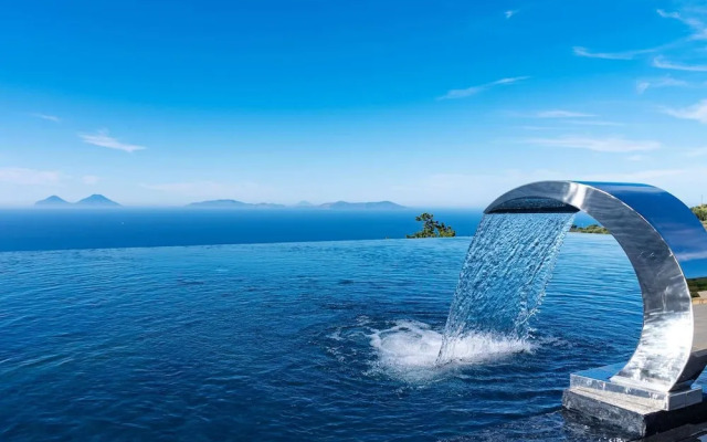 Maina Country Resort