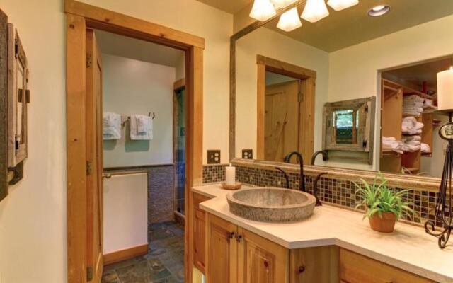 Fox Hollow by Stewart Mountain Lodging