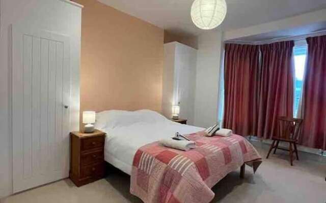 Stunning 4-bed Apartment in Cambridge