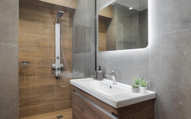Aria Luxury Apartment