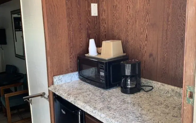 Alta Sierra Village Inn