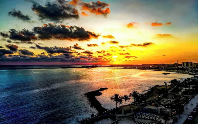 Luxury Apartment 3BR & Full Sea View