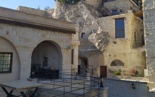 Asir Cave Hotel