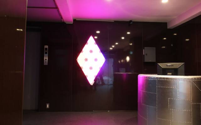 Shimanouchi Luxury Apartment