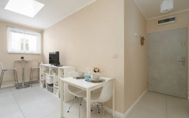 Comfortable Studio In Poznan By Renters