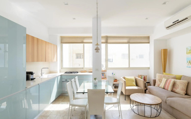 Adorable 2 bedrooms apt next to the beach