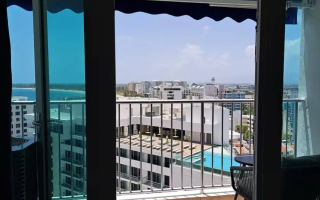 Isla Verde Beachfront Retreat With Parking