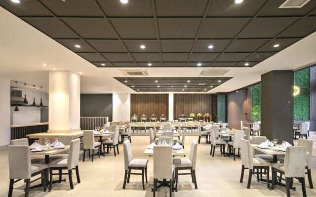 Capital O 1200 Salem Riverside Hotel