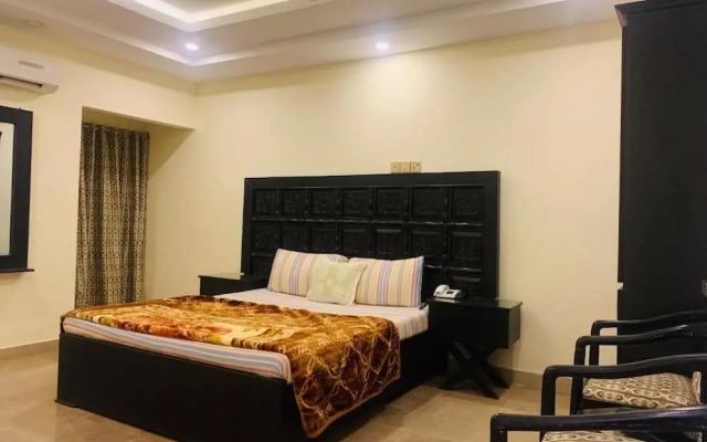 Thikana Hotel