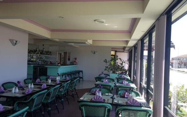 South Pacific Palms Motor Inn
