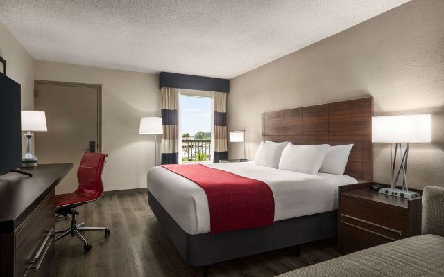 Ramada by Wyndham Sarasota Waterfront